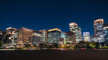 東京都千代田区 皇居前広場からの丸の内、高層ビル群の夜景