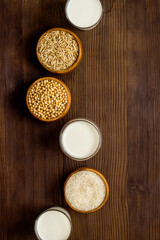 Obraz na płótnie Canvas Non dairy vegan milk with almonds rice and oats