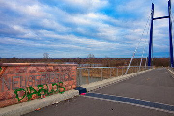 Radweg auf der Neuseenbrücke in Leipzig, Markkleeberg, Markkleeberger See, Leipziger Südraum, Neue Seen, Kohlerevier, Sachsen, Deutschland	