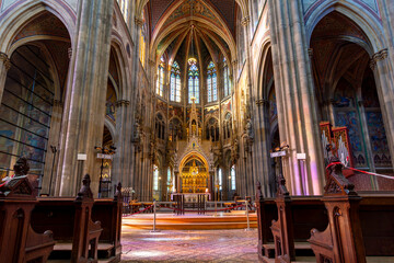 Fototapeta na wymiar Interiors of Votivkirche church in Vienna, Austria