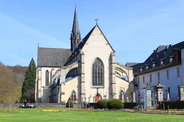 Fototapeta na wymiar Kirche und Gebäude der Abtei Marienstatt