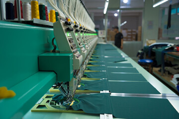Modern and automatic high technology sewing machine for textile or clothing apparel making...