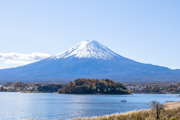 初冠雪の富士山