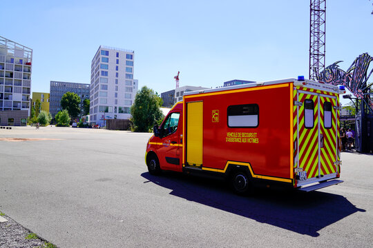 ambulance van rescue emergency and victim assistance vehicle french medic firefighter