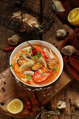 tom yum kung