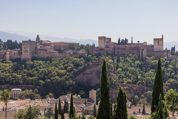 Fototapeta na wymiar Overview of the Alhambra, seen from the San Nicolas lookout