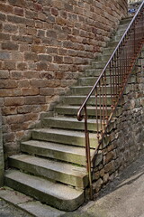 vieil escalier de pierre