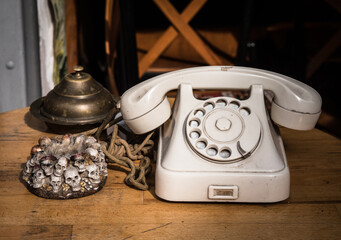alte Telefon mit Wählscheibe
