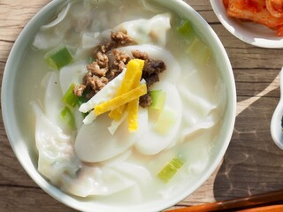 한국의 전통음식 떡 만두국 