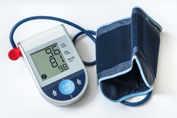 Blood pressure monitor with low pressure level - hypotension con