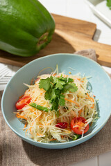 ソムタム（青パパイヤのサラダ）