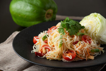 ソムタム（青パパイヤのサラダ）