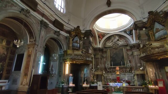 Napoli &ndash; Panoramica interna della Chiesa di Santa Maria Egiziaca a Forcella