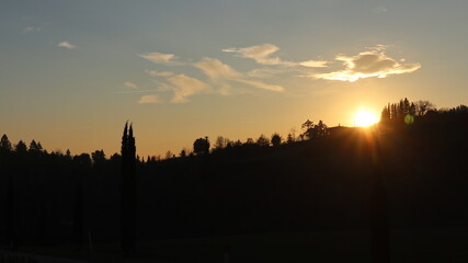 Naklejka na ściany i meble tramonto sulle colline del Mugello