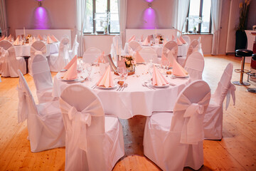 Tischdekoration bei einer Hochzeit