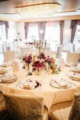 Tischdekoration für eine Hochzeit