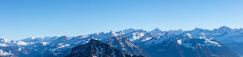 Fototapeta na wymiar schweizer berge panorama