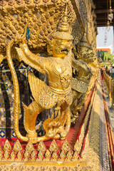 Fototapeta premium Garuda of Wat Phra Kaew in Bangkok evening