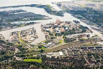 Hafen in Norddeutschland aus der Luft