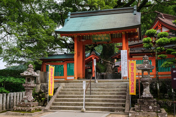 和歌山県那智勝浦町 熊野那智大社と青岸渡寺を繋ぐ門