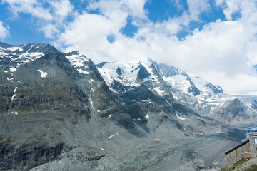 Fototapeta na wymiar Alps Mountains 