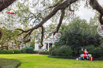 Christmas decorated building in New Orleans