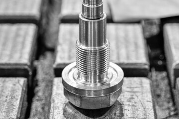 Threaded mandrel for grinding special parts on the machine.