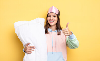 < mixto . pajamas and pillow concept