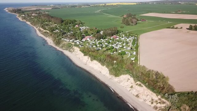 Ostseebad rerik wird &uuml;berflogen und luftbilder vom strand und vom Campingplatz gemacht 