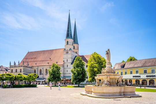 Kapellplatz, Panorama, Altoetting, Bayern, Deutschland 