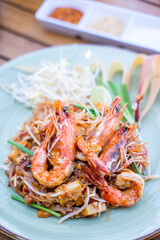 Pad Thai with shrimps and Tamarind Sauce