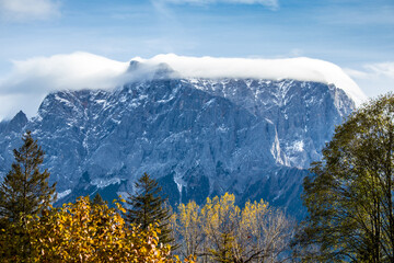 Zugspitze in den Wolken 