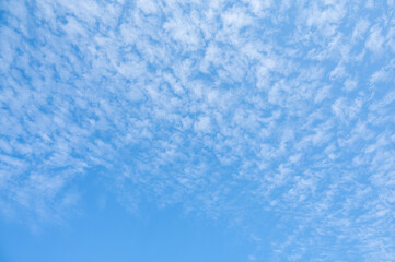 Fototapeta na wymiar Clear sky and beautiful clouds