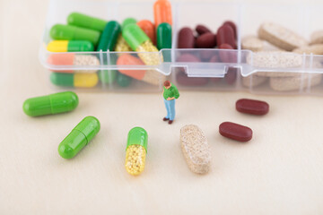 Miniature creative obesity to lose weight through drugs