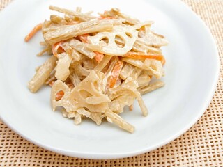 ゴボウと蓮根のマヨネーズ和え