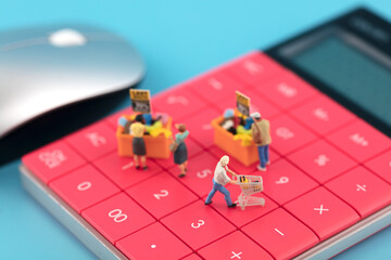 The purchasing power of miniature creative online shopping consumption