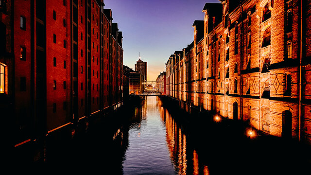 Hamburg Speicherstadt in der Abendd&auml;mmerung