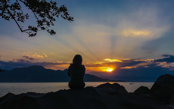 P&ocirc;r do Sol no litoral do Brasil.