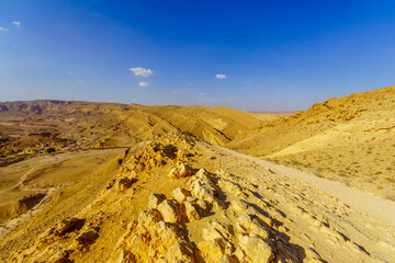 HaMakhtesh HaGadol (the big crater, Yeruham Crater), the Negev Desert © RnDmS