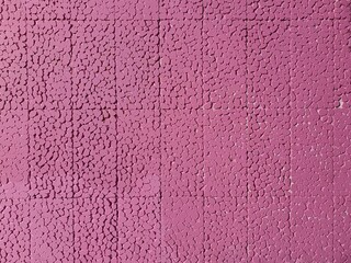 The neatly laid out brick walls painted pink make them easy to remember.