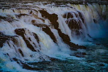 グトルフォスと朝焼け（アイスランド）