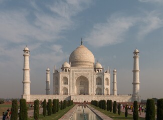 Fototapeta na wymiar Taj Mahal ivory-white marble mausoleum
