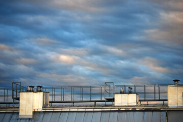 Obraz premium Abendstimmung mit Wolkenhimmel.