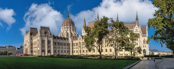Fototapeta premium Parliament building in Budapest, Hungary