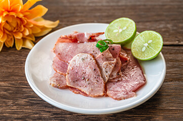 焼肉　タン塩レモン