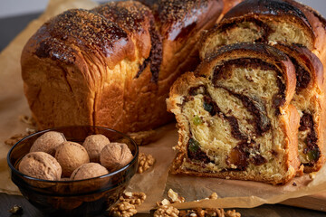Pound cake with walnuts cocoa filling