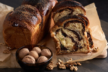 Pound cake with walnuts cocoa filling