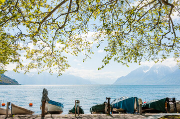 Cully, Seeufer, Boote, Hafen, Lavaux, Genfersee, Weinberge, Dorf, See, Wanderweg,...