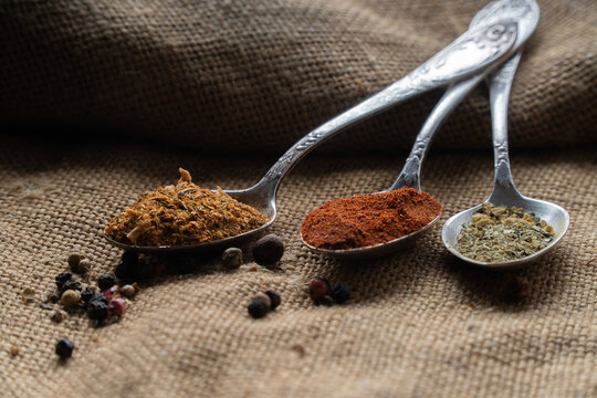 three tablespoons per burlap, mixed peppercorns. fragrant seasonings.