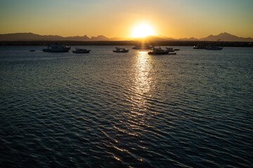 Obraz premium Beautiful colorful seascape. Sunset on sea.